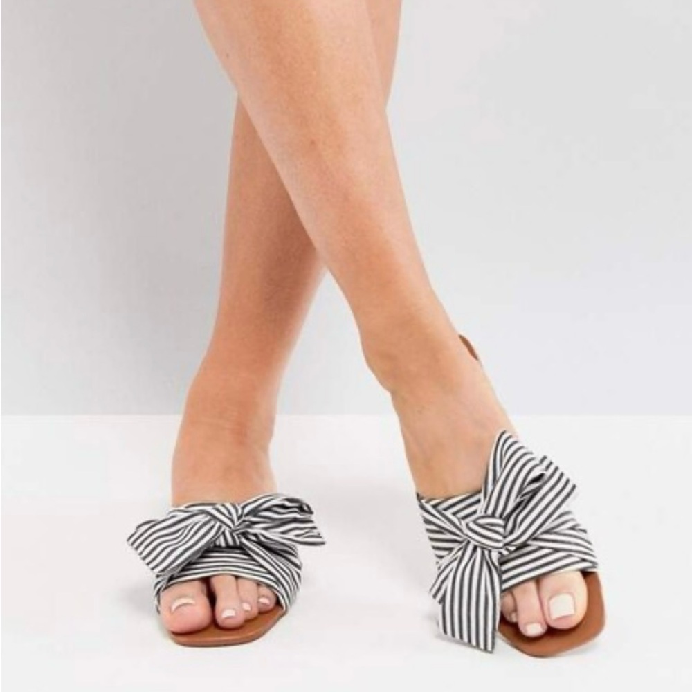 Park lane Bow Flat Sandals